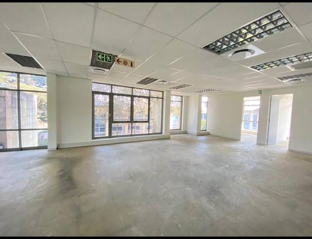 2,158M² OFFICE TO LET IN BRYANSTON